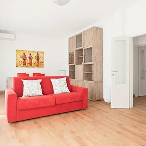 https://santa-rita-roomy-apartment.hotelinveneto.com